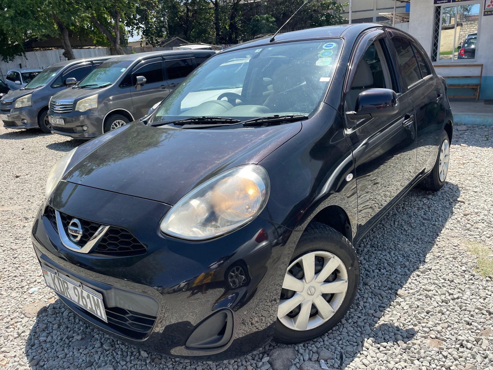 Nissan March KDR981M