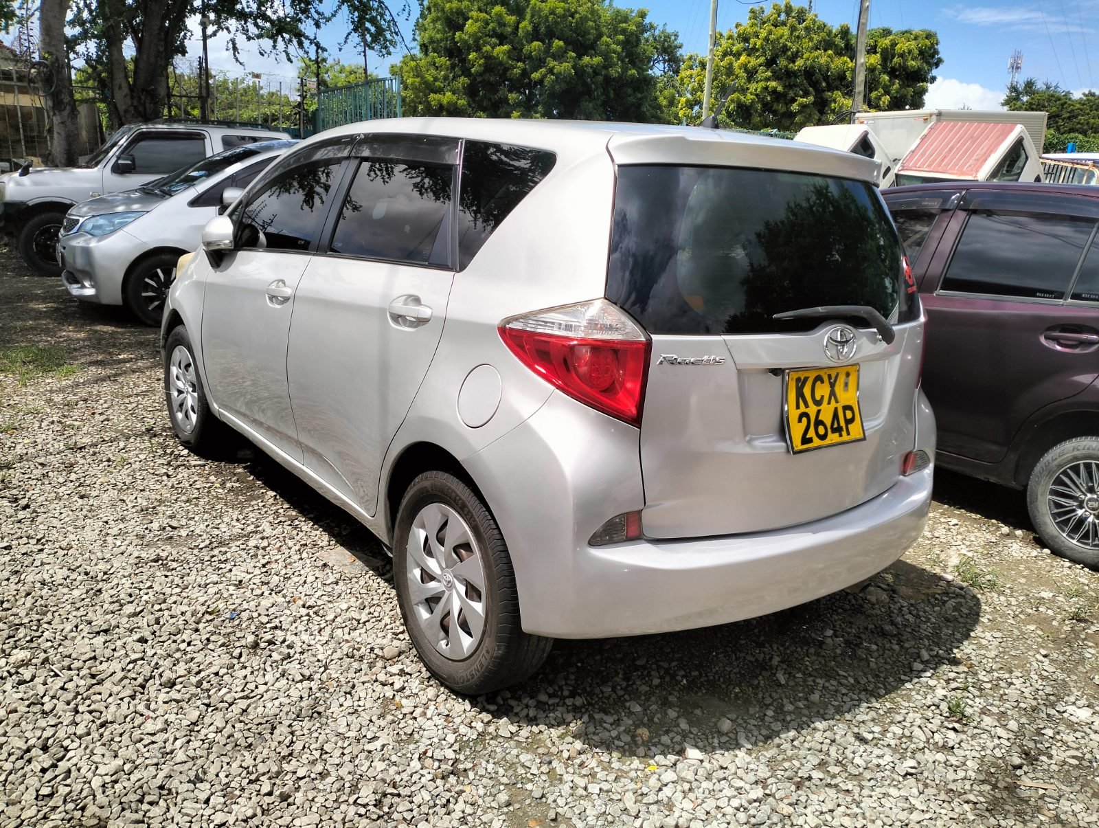 Toyota Ractis 2016